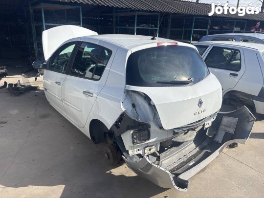 Renault Clio 3 2011 1.1 55kw alkatrészei eladó