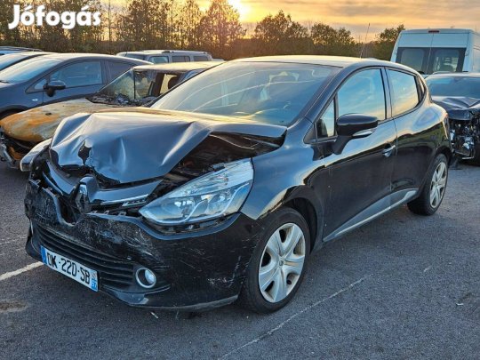 Renault Clio 4 alkatrész bontás bontott jármű 2013-