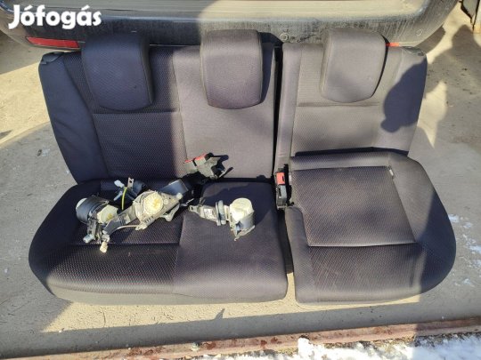 Renault Clio III hátsó ülés és biztonsági öv