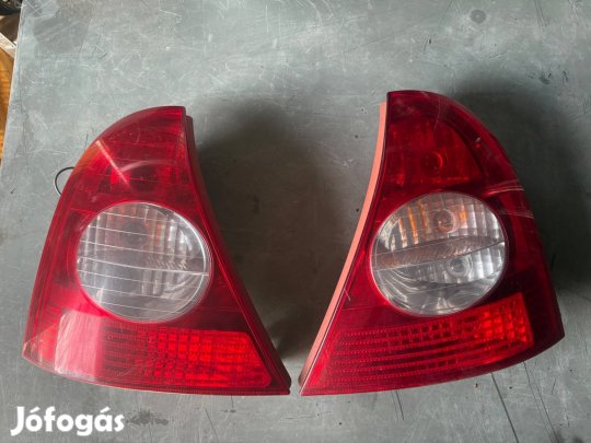Renault Clio bal hátsó lámpa