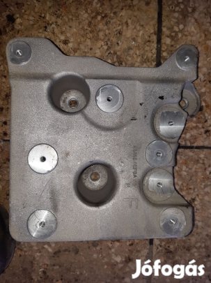 Renault Kadjar Akkumulátor Tartó