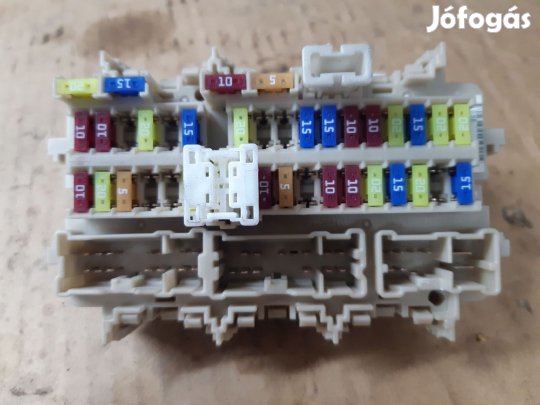 Renault Kadjar Biztosítéktábla / Relé Tábla