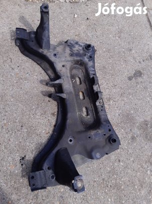 Renault Kadjar Első Bölcső