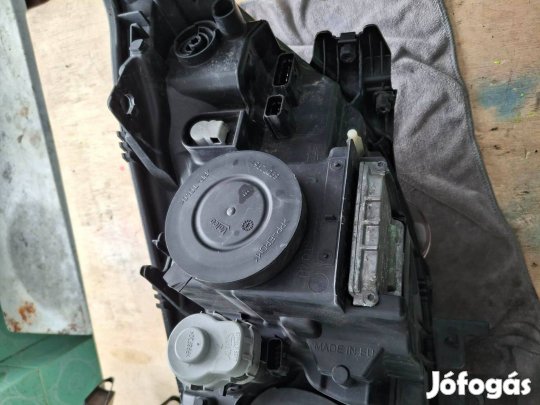 Renault Laguna 3 PH 2 Xenon lámpa kanyarkövetős 260105823R jobb első