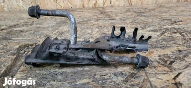 Renault MASTER Opel MOVANO 10- laprugó lefogató cuppánt csavar 2816