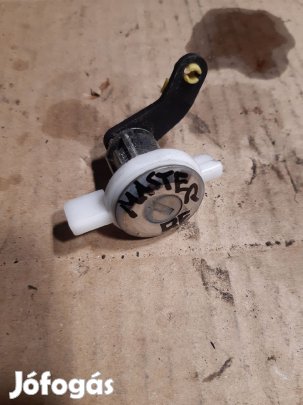 Renault Master Bal Első Ajtó Zárbetét