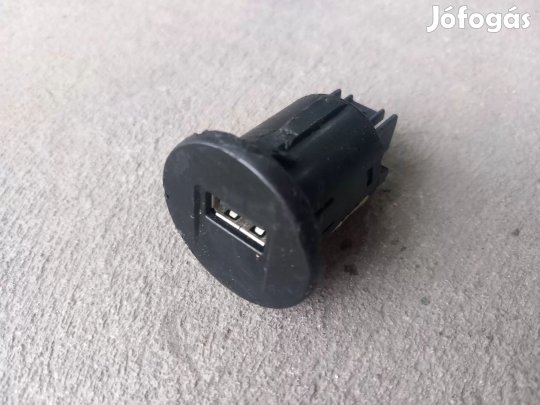 Renault Master Opel MOVANO 10- USB csatlakozó foglalat kapcsoló 219