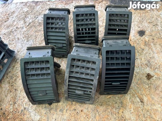 Renault Megane II 2 szellőző 