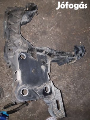 Renault Megane II Jobb Első Lökhárító Tartó