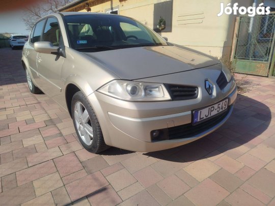 Renault Megane II Limuzin 158 ezer km, klímás, vonóhorgos, kevés km