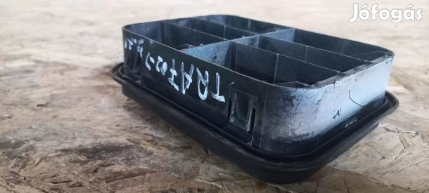 Renault TRAFIC 01- Hátsó utastér levegő szellöző rács rostély 2031