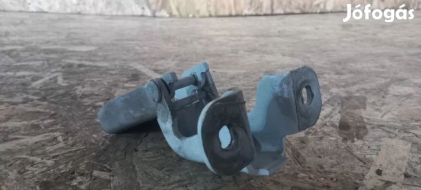 Renault TRAFIC 01-től első ajtó zsanér pánt tartó 1994 1993