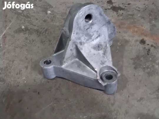 Renault TRAFIC Opel VIVARO 01- Motortartóbak motortartó bak konzol 811