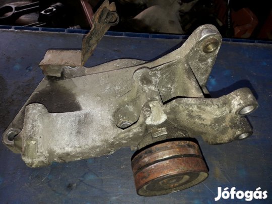 Renault Trafic Generátor Tartó Bak