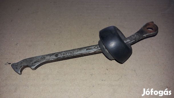 Renault Trafic Hátsó Kétfelé Nyíló Ajtó Nyitáshatároló