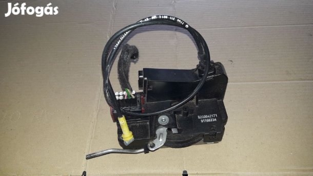 Renault Trafic Jobb Első Ajtó Zárszerkezet + Központizár Motor