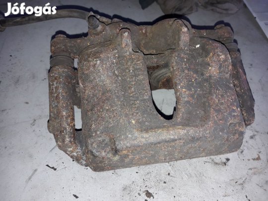 Renault Trafic Jobb Első Féknyereg