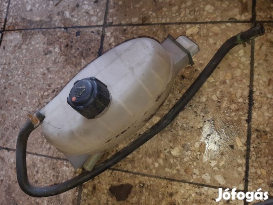 Renault Trafic Kiegyenlítő Tartály
