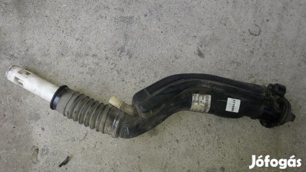 Renault Trafic Üzemanyag Betöltő Cső