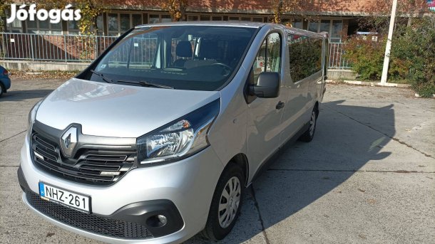 Renault Trafic kisbusz
