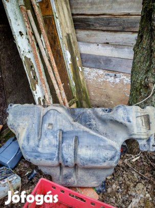 Renault üzemanyagtank, 2004-es gyártás.