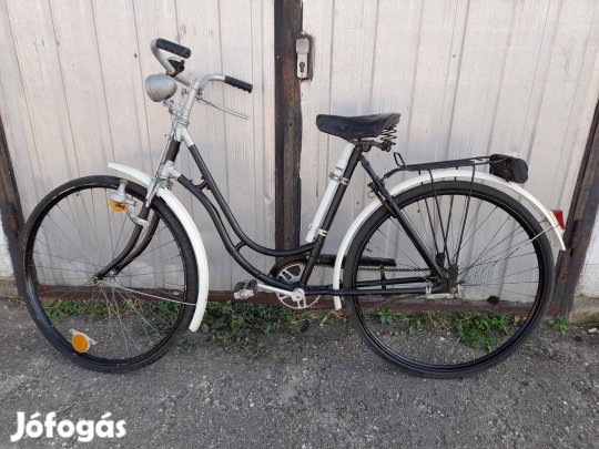 Rendbehozott 28"-os hajlított vázas női veterán kerékpár eladó
