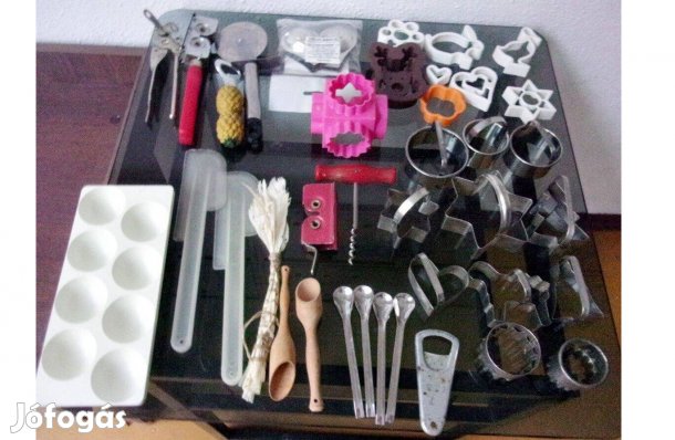 Rengeteg féle konyhai eszköz Újpest központ közelében