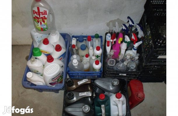 Rengeteg műanyag kanna, flakon. Adagoló pumpás, szórófejes, kupakos