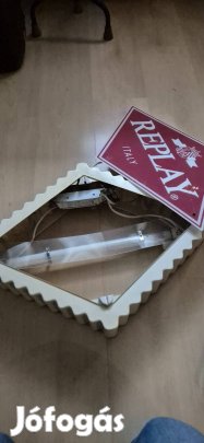 Replay neonos reklámtábla