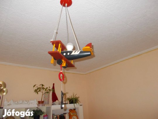 Repülőgép csillár gyerekszobába