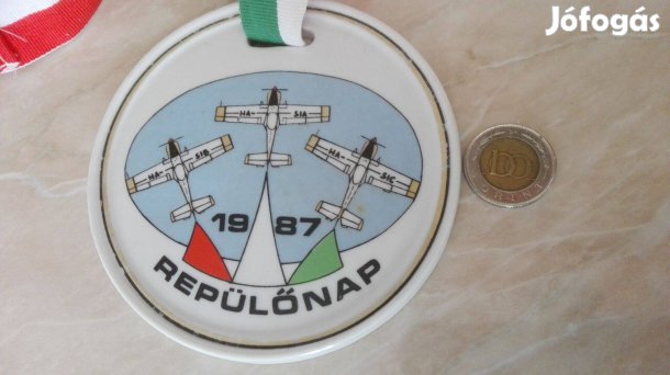Repülőnap 1987-es Porcelán emlékérem ritka szép db