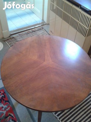 Restaurált kerek fa régi asztal átm 60cm 70cm magas