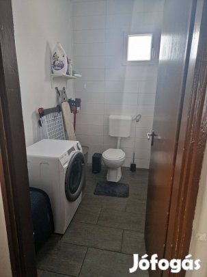 Részben felújított családi ház 