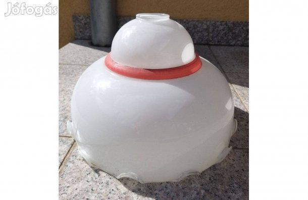 Retro 30 cm átmérőjű tejüveg fodros lámpabúra