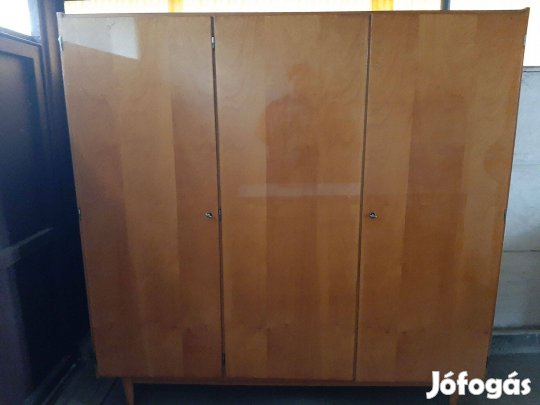 Retró 3 ajtós ruhásszekrény