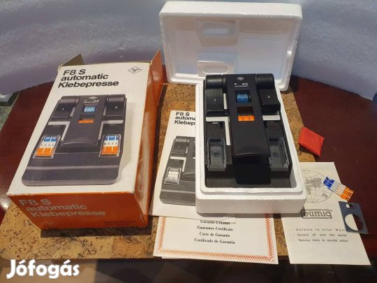 Retro 8mm-es filmvágó készülék nagyon drága papírjaival újszerű 1976 m