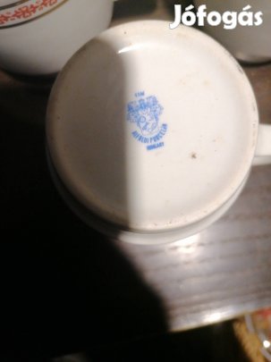 Retro Alföldi porcelán teás csésze készlet,  arany-piros díszítéssel