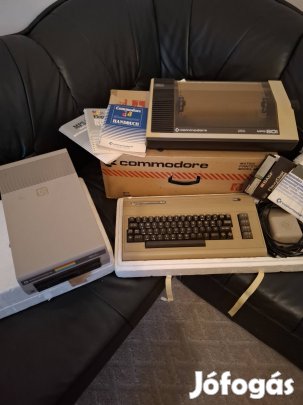 Retro Commodore 64 számitógép floppyval, nyomtatoval