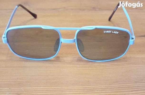 Retro First Lady kék fémkeretes napszemüveg 1400 Ftbp. 3. ker