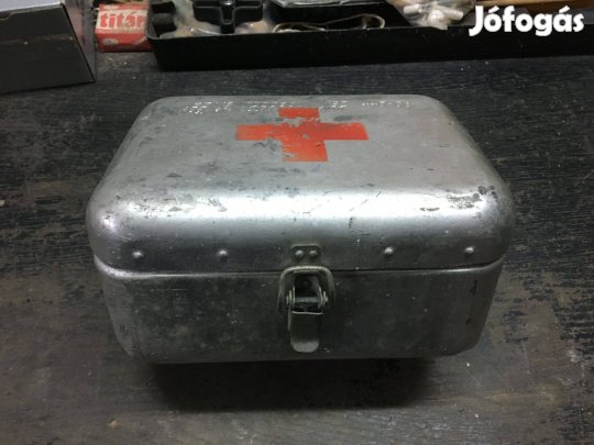 Retro II. sz. mentődoboz