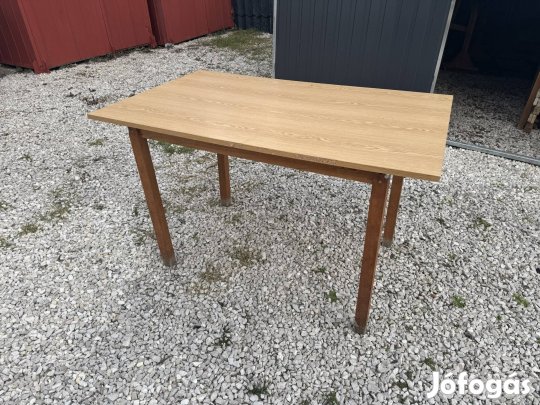 Retro Kocsmai asztalok 