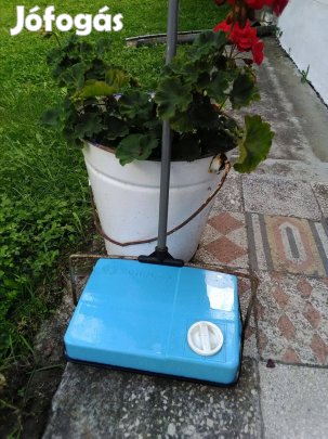 Retró Komplex szőnyegseprű, tili-toli