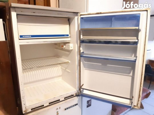 Retro Lehel** 160/19L-es hűtőgép kis fagyasztóval működő