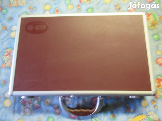 Retro MED9EL diplomatatáska kulcszáras eladó