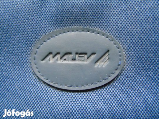 Retro Malév sötétkék színű cipzáras neszeszer fogóval