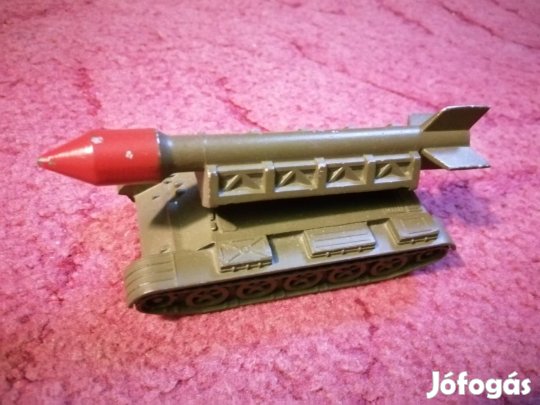 Retro Orosz fém harckocsi.