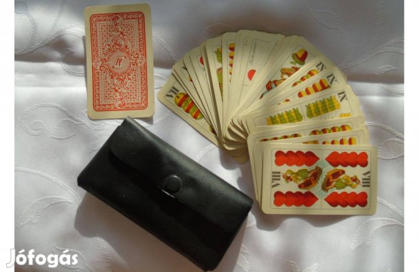 Retro Papíripari Vállalat Magyar Kártya aranyozott sarkokkal tartóval