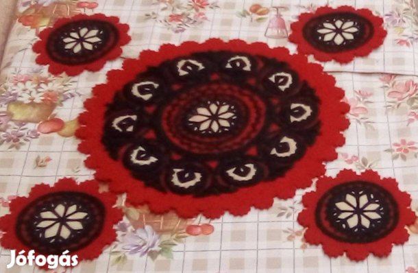 Retro Rátétes hímzéső terítő szett Új állapotban van