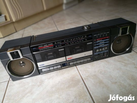 Retro Sanyo dupla kazettás magnó rádió eladó