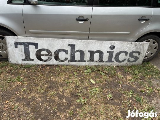 Retro Technics felirat,tábla